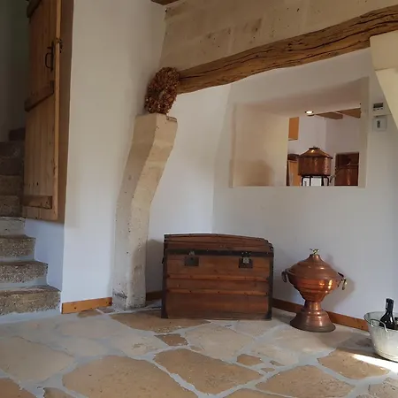 Cozy & Ideal Closed Garden Emeville