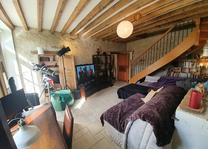 Cozy & Ideal Closed Garden Emeville