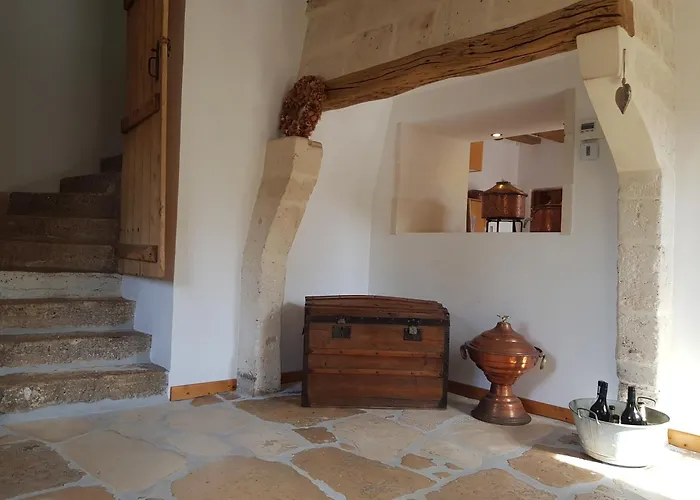 Cozy & Ideal Closed Garden Emeville