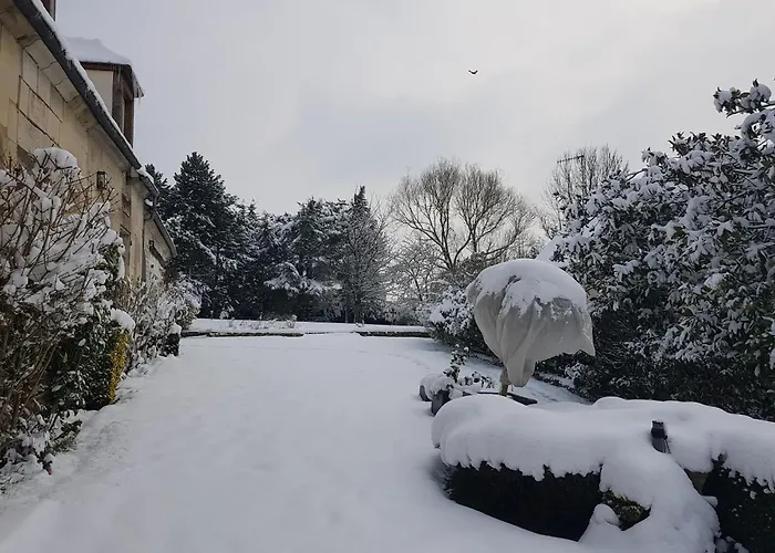 Cozy & Ideal Closed Garden Holiday home Emeville