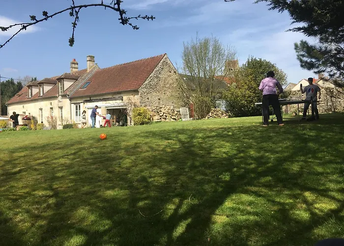 Cozy & Ideal Closed Garden * Emeville