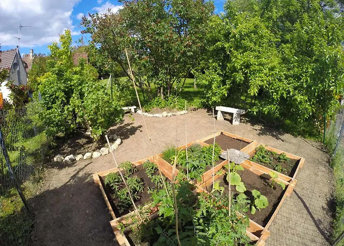 Holiday home Cozy & Ideal Closed Garden Emeville